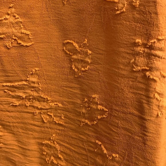 Easel Golden Ruffle Sleeve Blouse Medium NWT - Picture 4 of 4